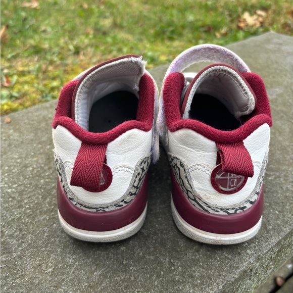 Kids Jordan Sneakers - Picture 4 of 5